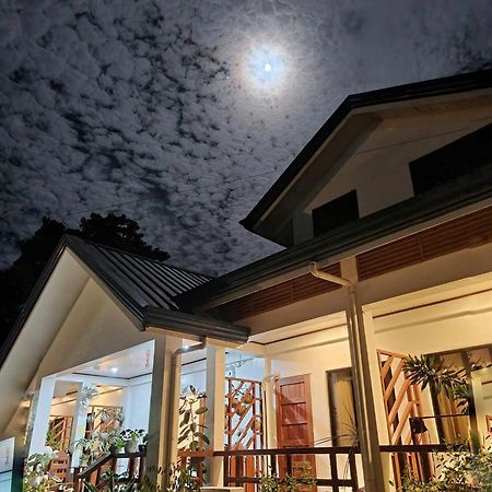 Bella Vita Guest House Coron Exterior photo