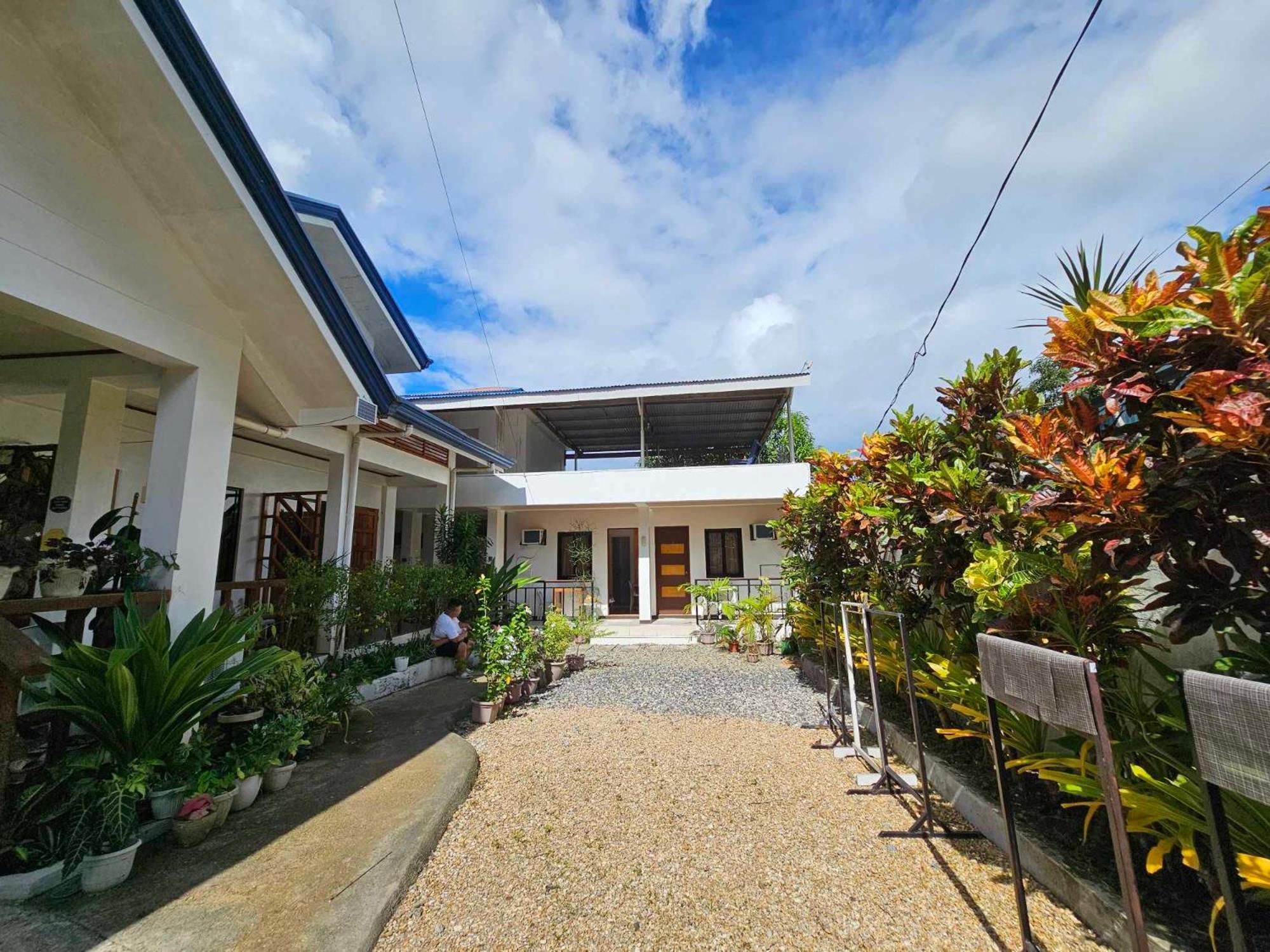 Bella Vita Guest House Coron Exterior photo