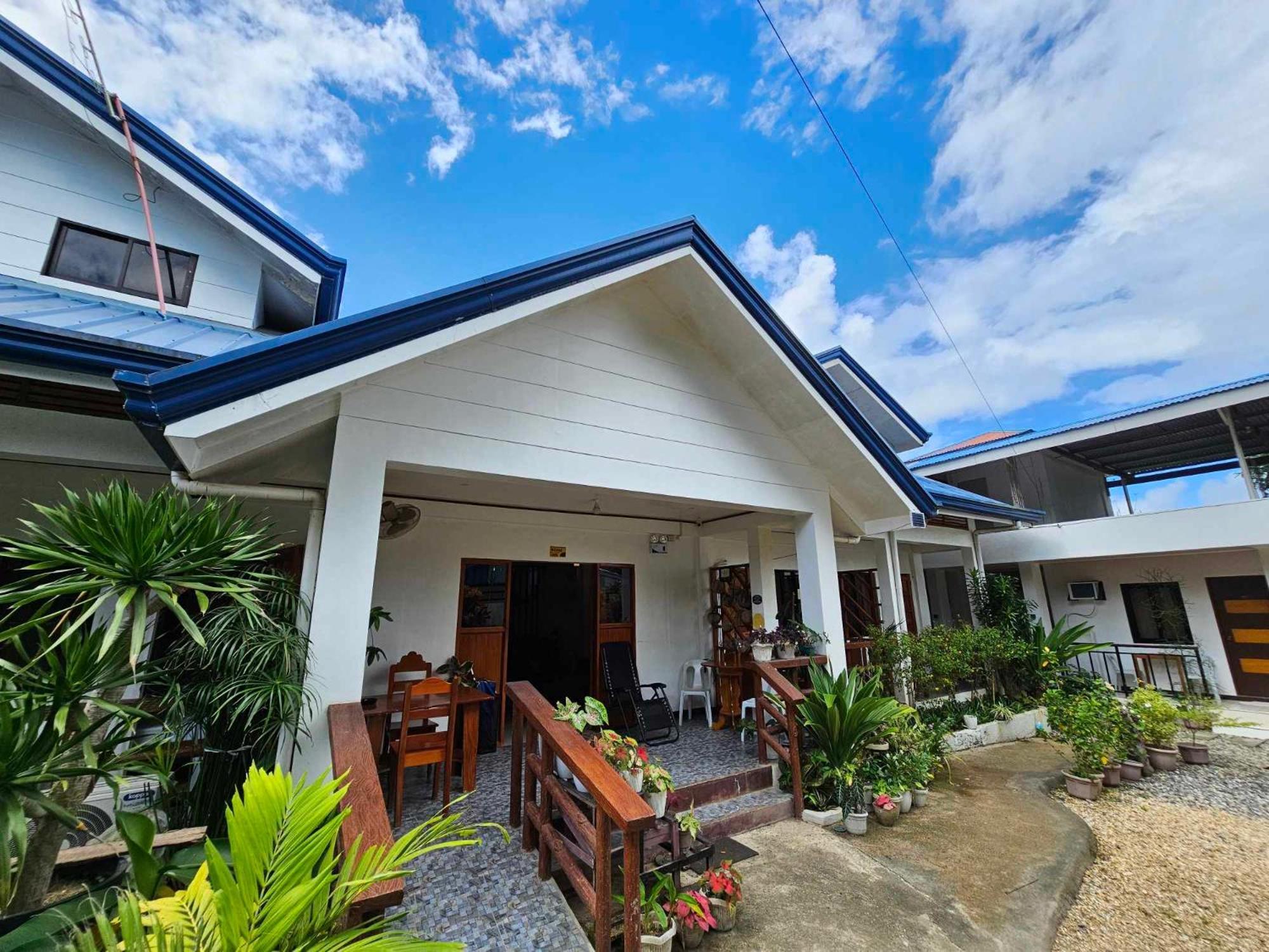 Bella Vita Guest House Coron Exterior photo