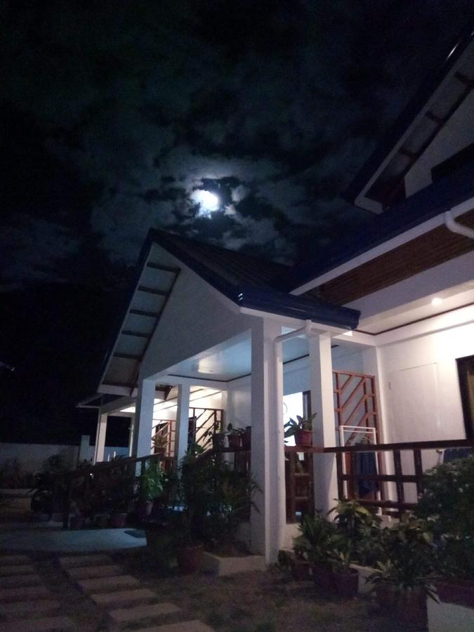 Bella Vita Guest House Coron Exterior photo